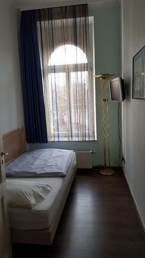 In Der Jahnallee 20 Waldplatzpalais * Leipzig